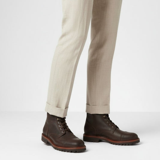 Botas TLB Mallorca de cordones en cuero Waxy Commander color marrón Snuff, con suela Vibram y puntera reforzada.