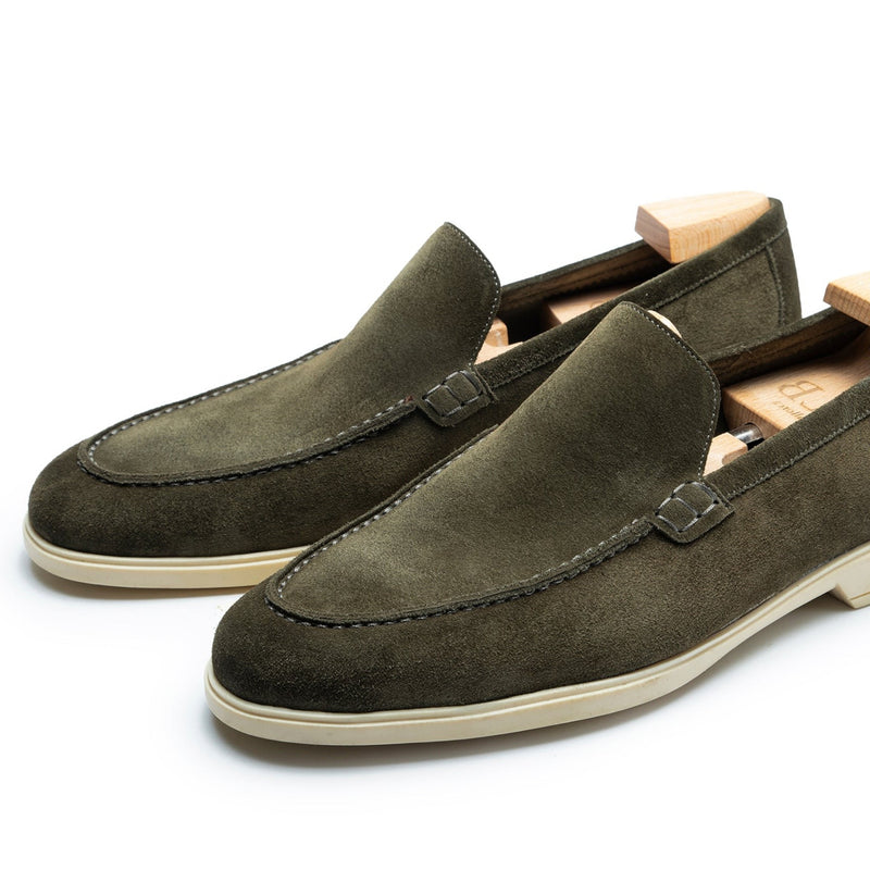 TLB Mallorca loafers de ante verde oliva para hombre, con suela de goma flexible y horma anatómica 333.